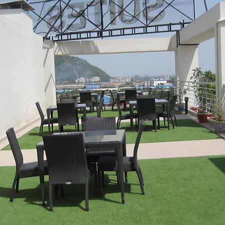 Starlit Suites Neemrana Luaran gambar