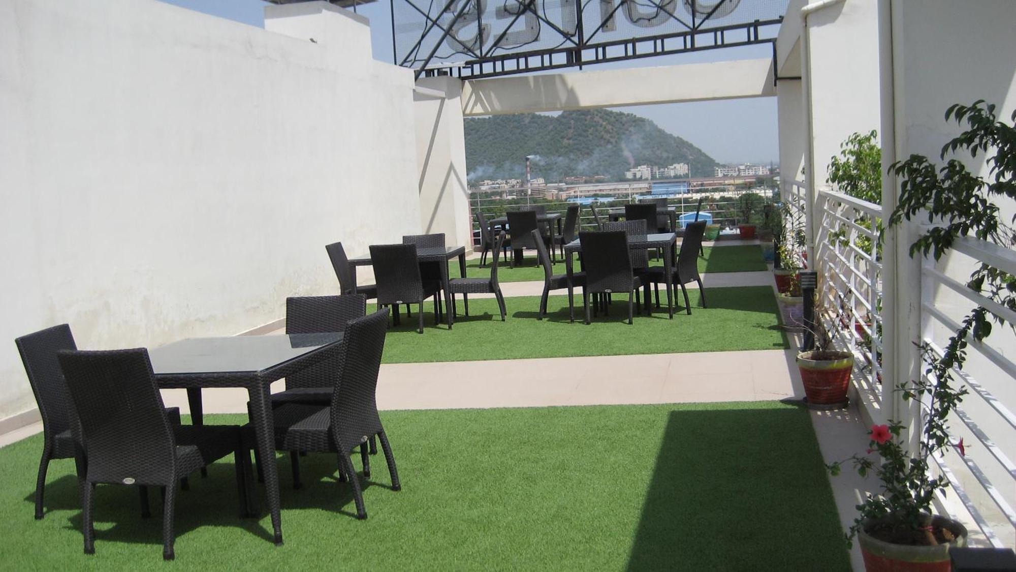 Starlit Suites Neemrana Luaran gambar