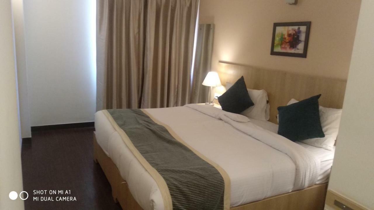 Starlit Suites Neemrana Luaran gambar