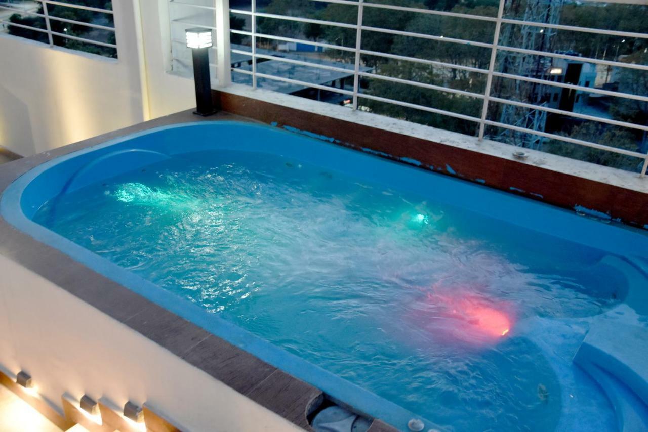 Starlit Suites Neemrana Luaran gambar