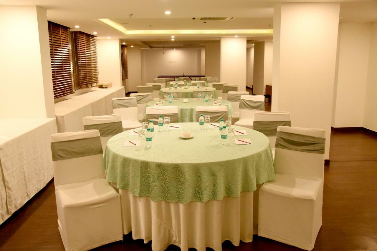 Starlit Suites Neemrana Luaran gambar
