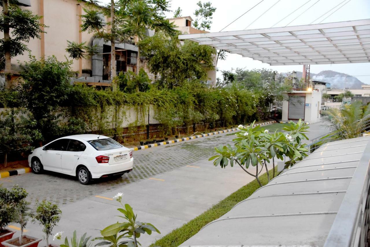 Starlit Suites Neemrana Luaran gambar