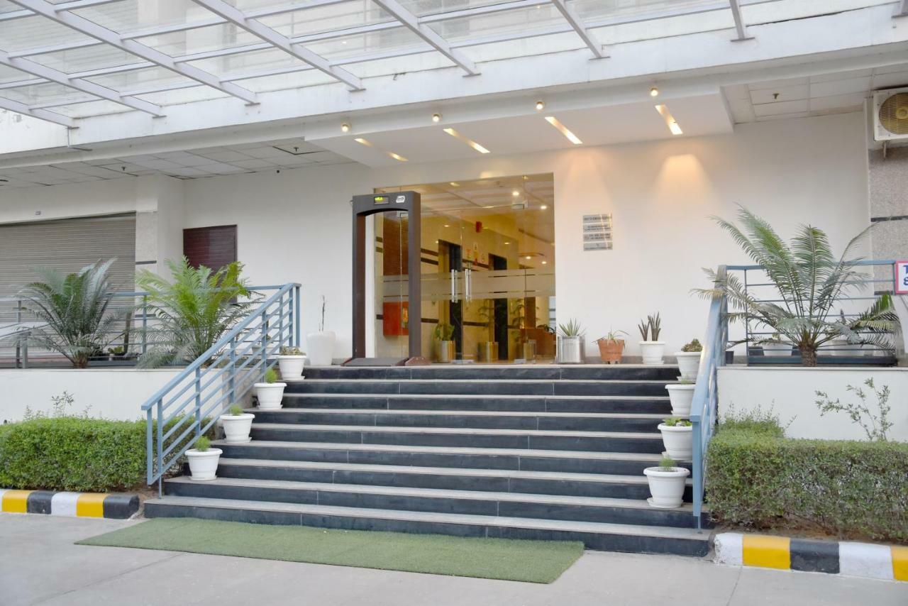 Starlit Suites Neemrana Luaran gambar