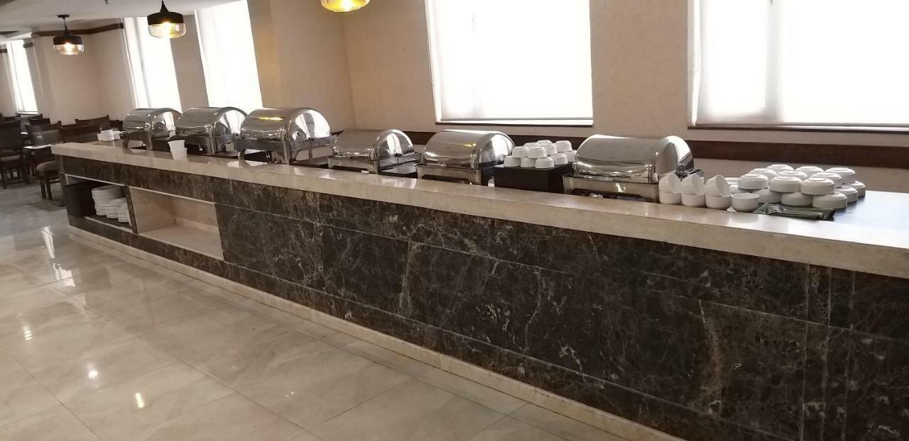 Starlit Suites Neemrana Luaran gambar